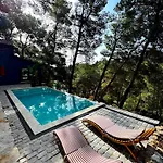 Pine Haven Retreat *
