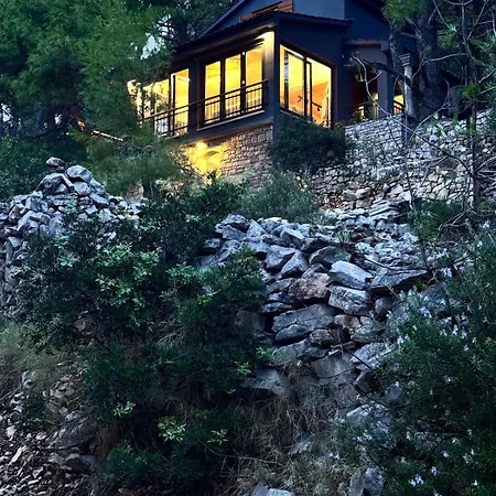Pine Haven Retreat Grohote
