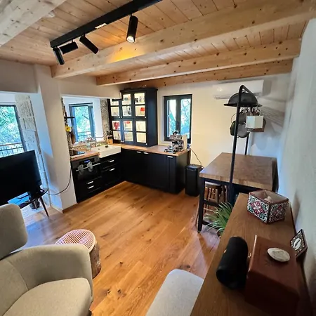 Pine Haven Retreat Holiday home Grohote