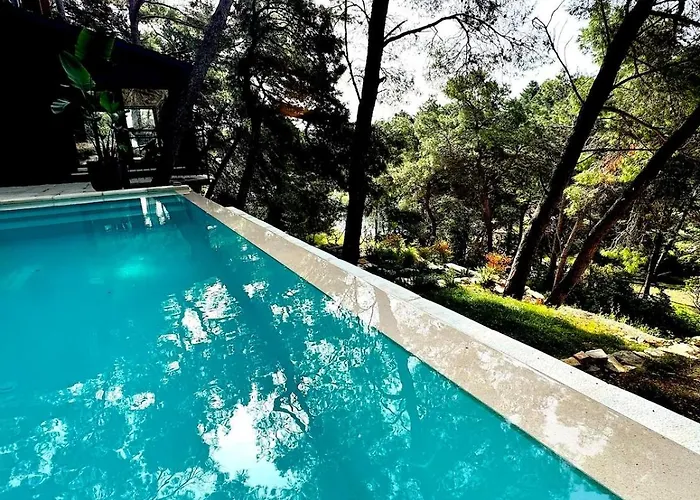 Pine Haven Retreat Grohote