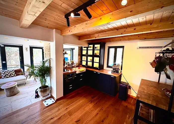 Pine Haven Retreat Grohote
